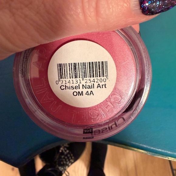 Chisel Pink Nail Dip Powder - Picture 3 of 3
